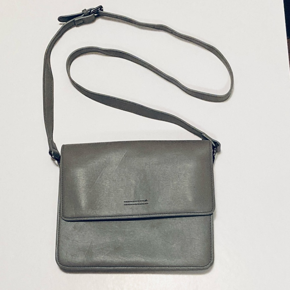 COLAB Montreal Vegan Leather Crossbody Bag Grey Envelope Style Multiple Pockets